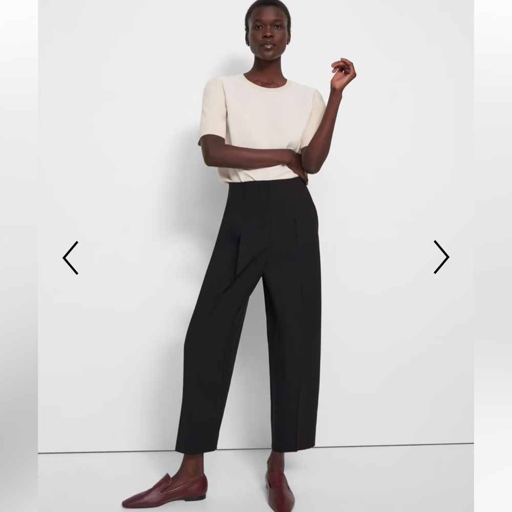 Theory Carrot Pleat pant in Rosina Crepe black 0 (but fits like 2) - Picture 2 of 16